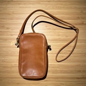 Clare V. Poche Sportif in Tan